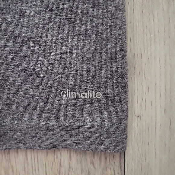 🛍Adidas‎ Womens Medium Grey Climalite Short Sleeve Performance Top Lightweight - Picture 7 of 7